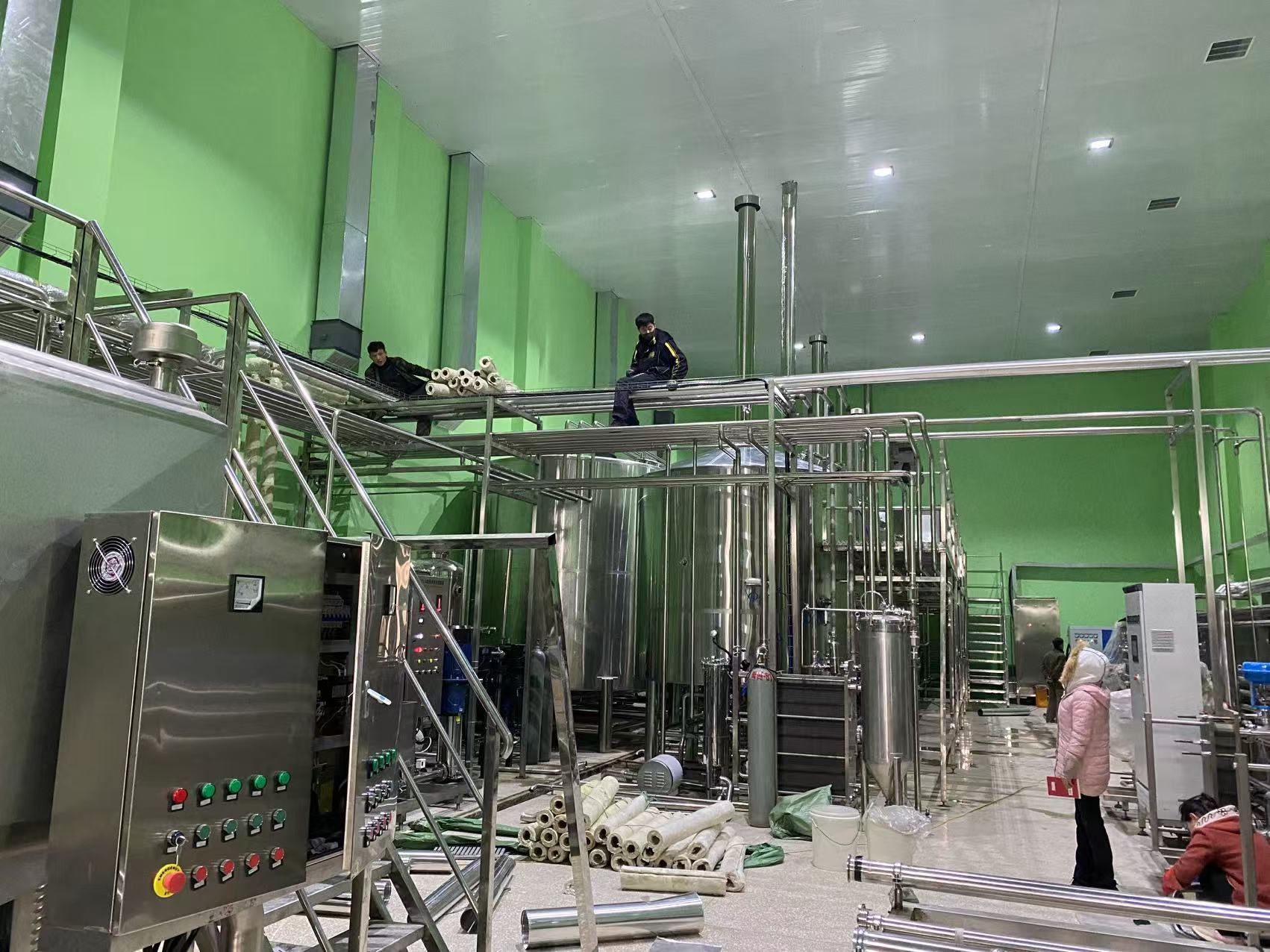 来凤精酿啤酒设备厂—精酿啤酒设备制造：传承工艺与创新科技的交融